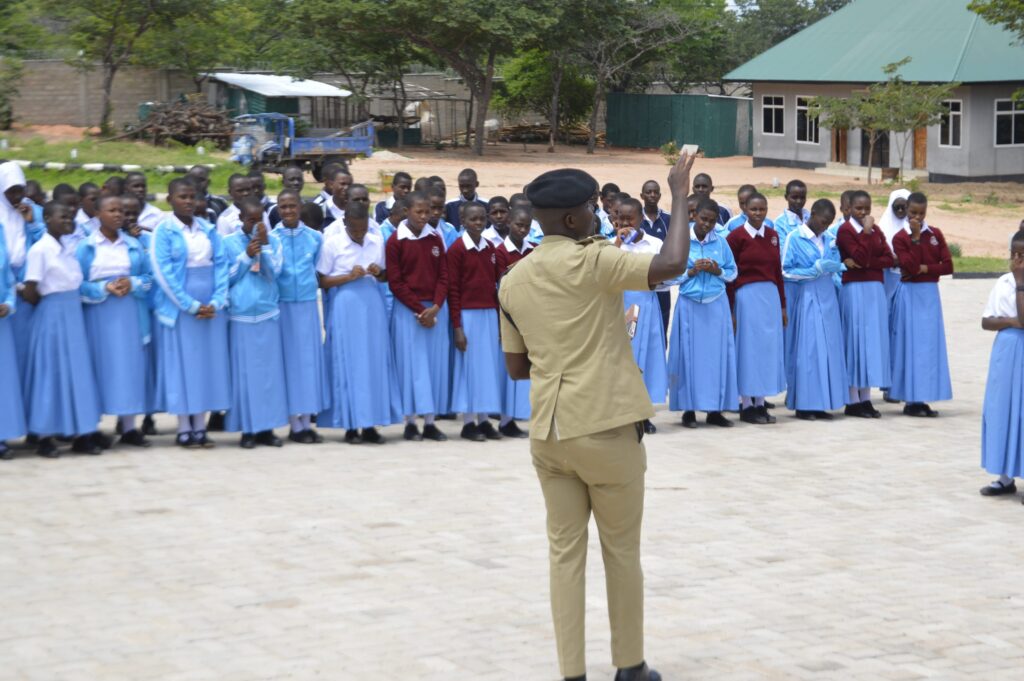 Oculus Founder Makes a VR Headset That Can Literally Kill You Shule za Sekondari za Advance Mkoa wa Mbeya