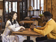 Maneno 100 ya Kumwambia Msichana Akupende