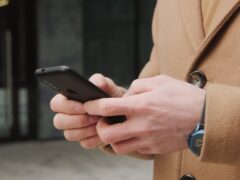 Jinsi ya Ku Divert SMS Kwenye iPhone au Android Jinsi ya Ku Divert SMS Kwenye iPhone au Android